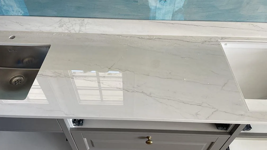 Køkkenbordplade i Dekton Limbo, Örby – billede 4