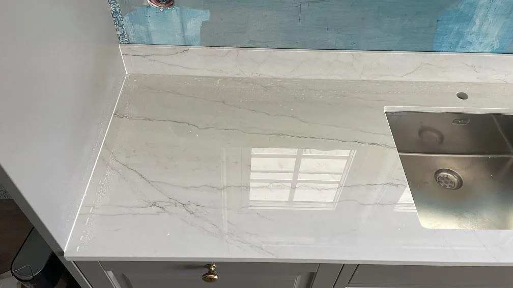 Køkkenbordplade i Dekton Limbo, Örby – billede 7