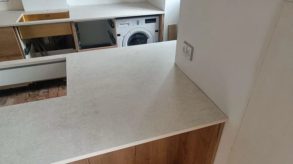 Køkkenbordplade i Dekton Lunar, København Ø – billede 4