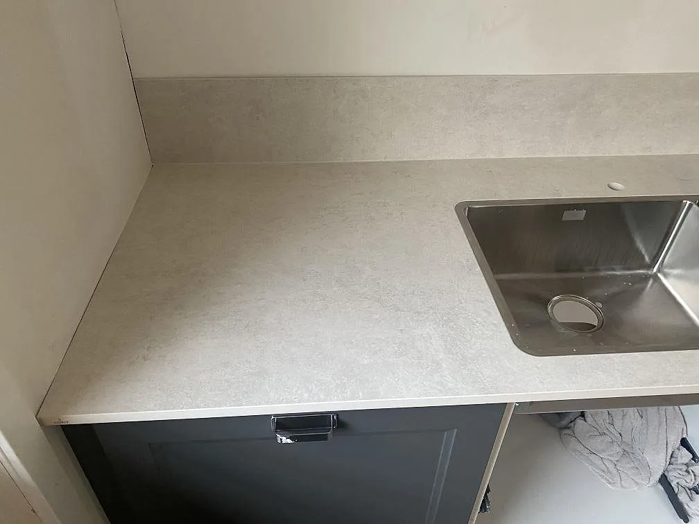 Køkkenbordplade i Dekton Lunar, Sävedalen – billede 7