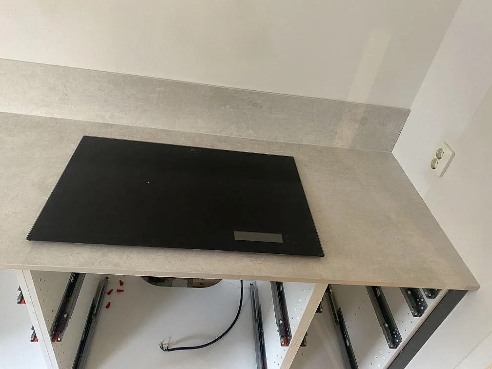 Køkkenbordplade i Dekton Lunar, Sävedalen – billede 6