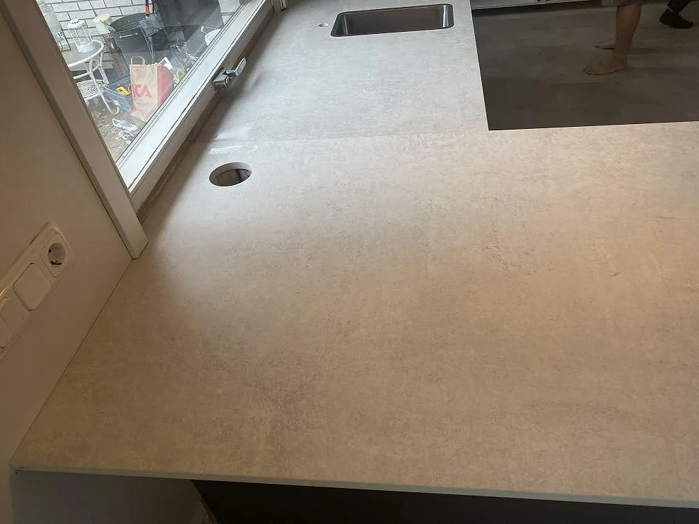 Køkkenbordplade i Dekton Lunar, Sävedalen – billede 2