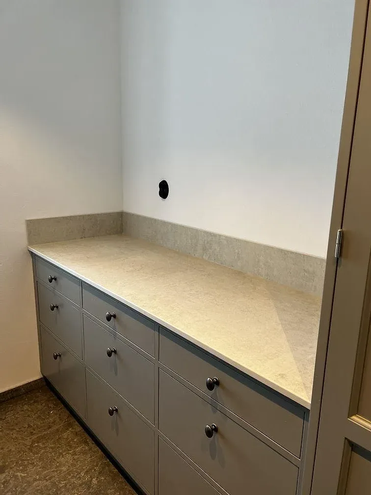 Køkkenbordplade i Dekton Lunar, Tygelsjö – billede 4