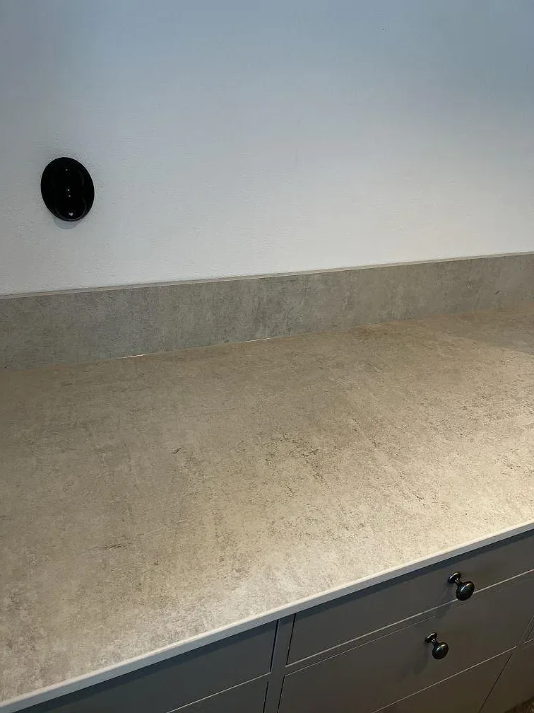 Køkkenbordplade i Dekton Lunar, Tygelsjö – billede 6