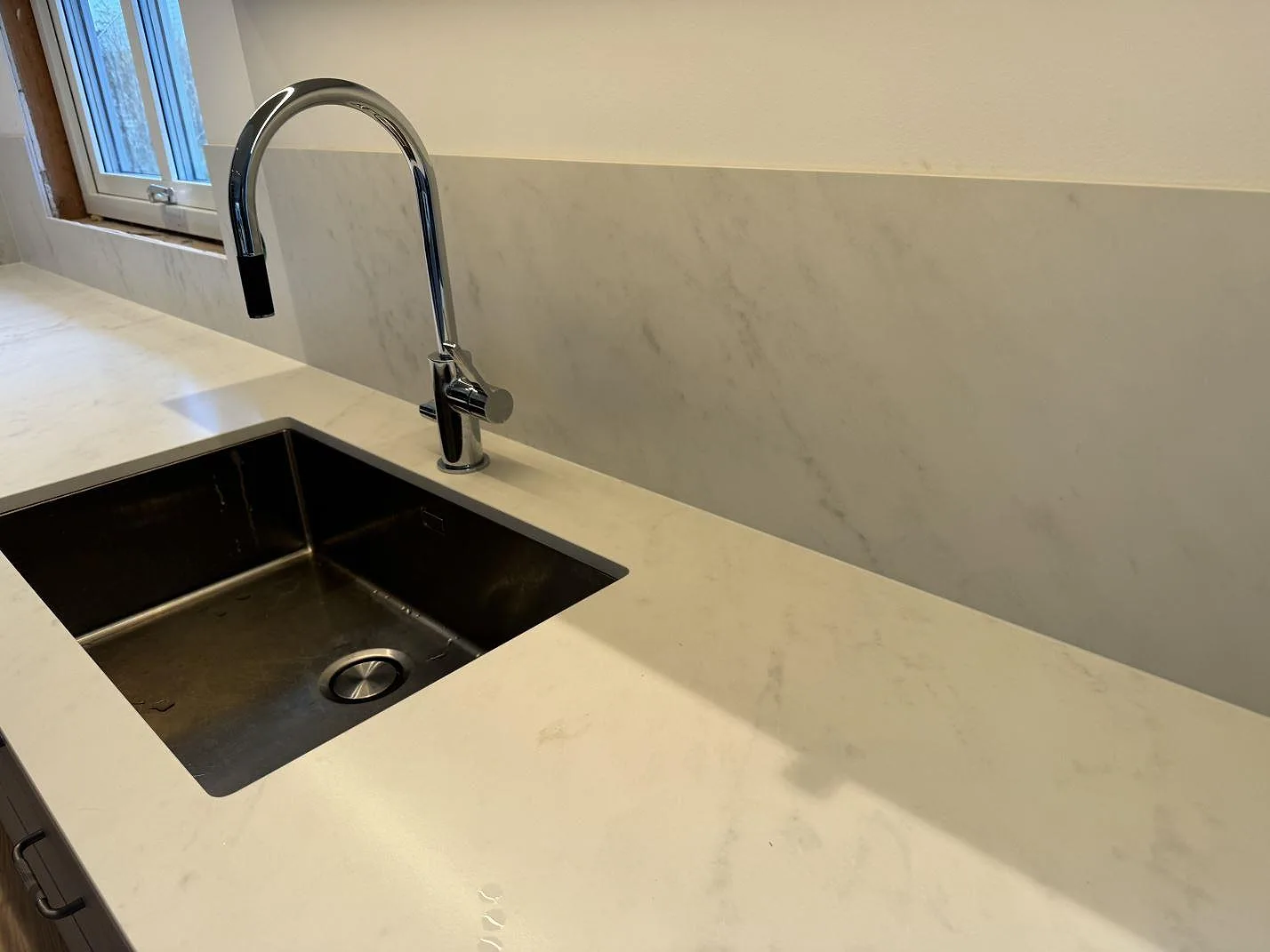 Køkkenbordplade i Dekton Marina Kc Velvet, Jonstorp – billede 3