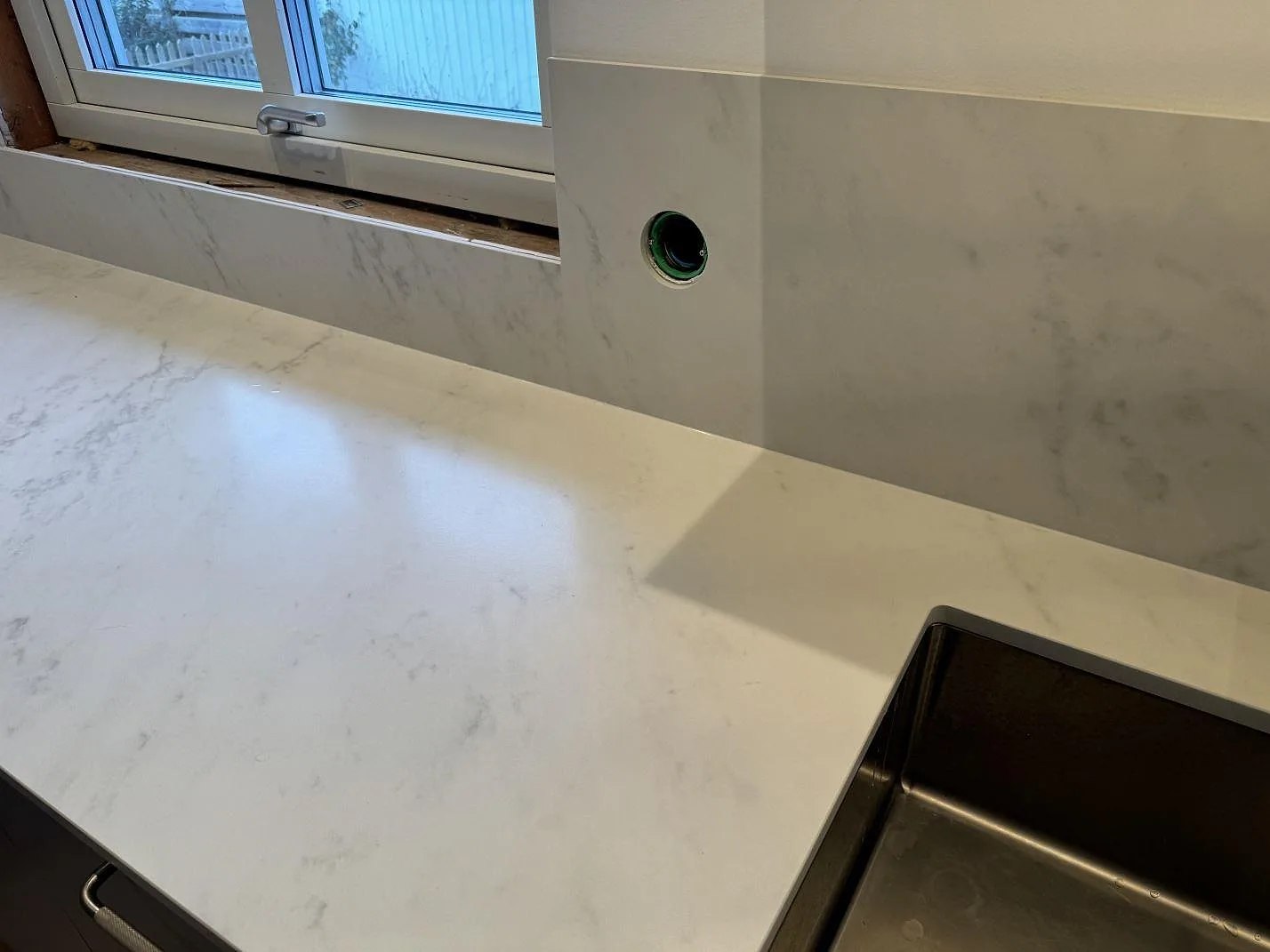 Køkkenbordplade i Dekton Marina Kc Velvet, Jonstorp – billede 4