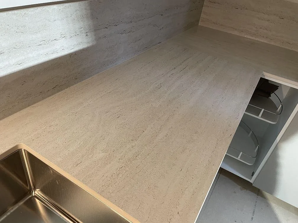 Køkkenbordplade i Dekton Marmorio, Malmö – billede 3