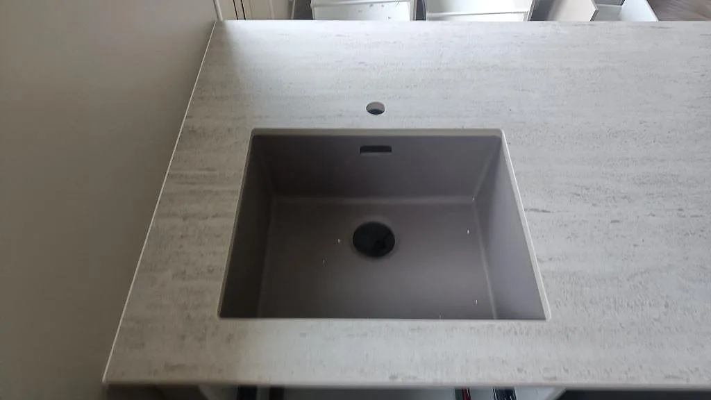 Køkkenbordplade i Dekton Marmorio, Mölndal – billede 4