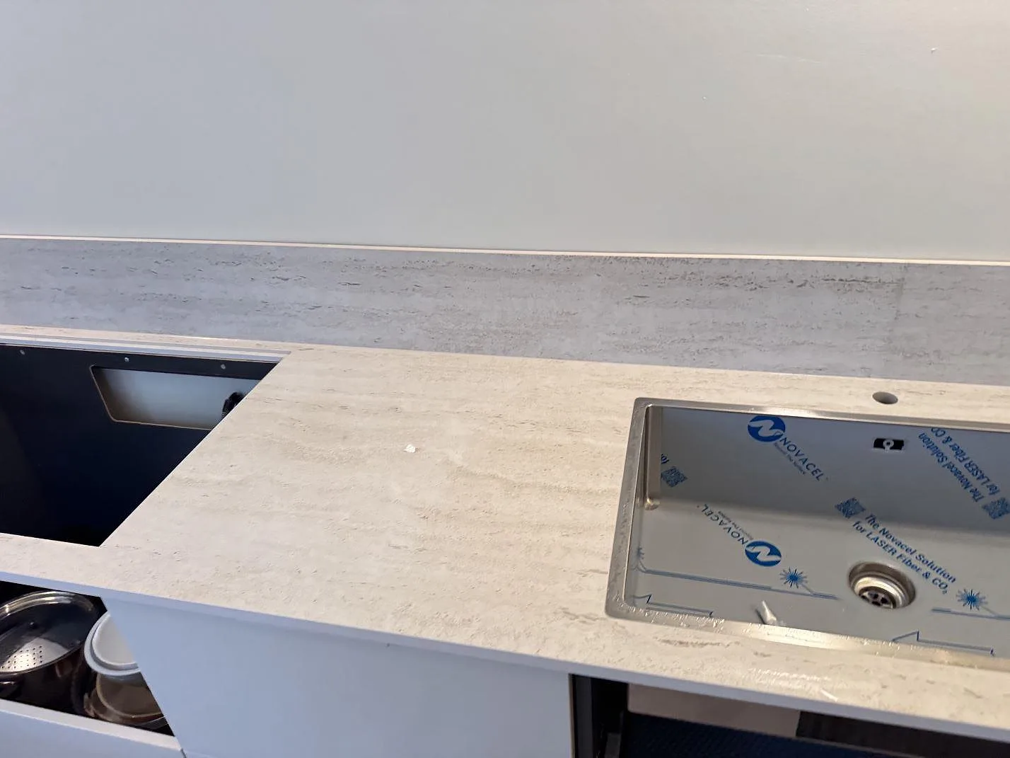 Køkkenbordplade i Dekton Marmorio, Rydebäck – billede 4