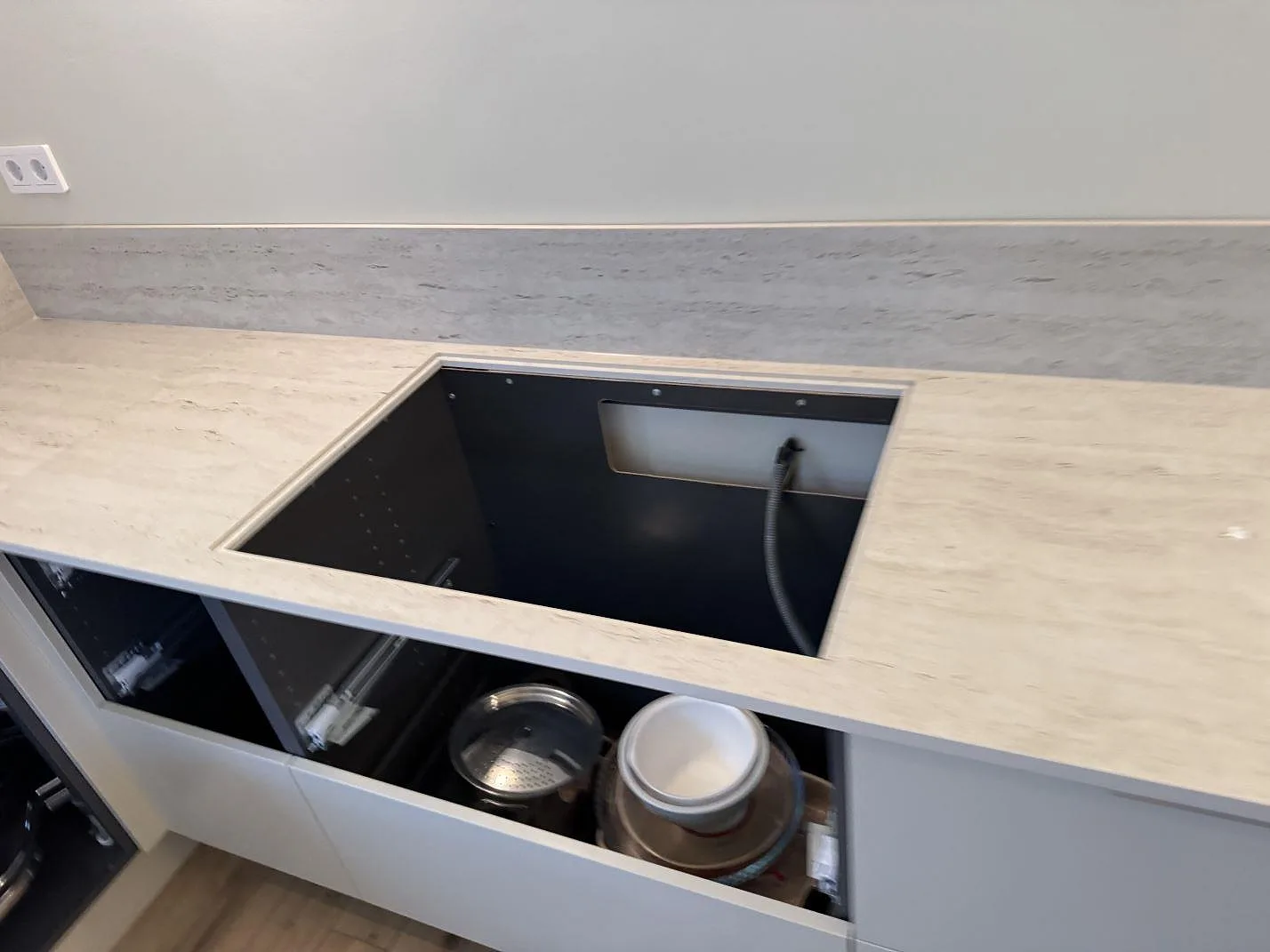 Køkkenbordplade i Dekton Marmorio, Rydebäck – billede 5