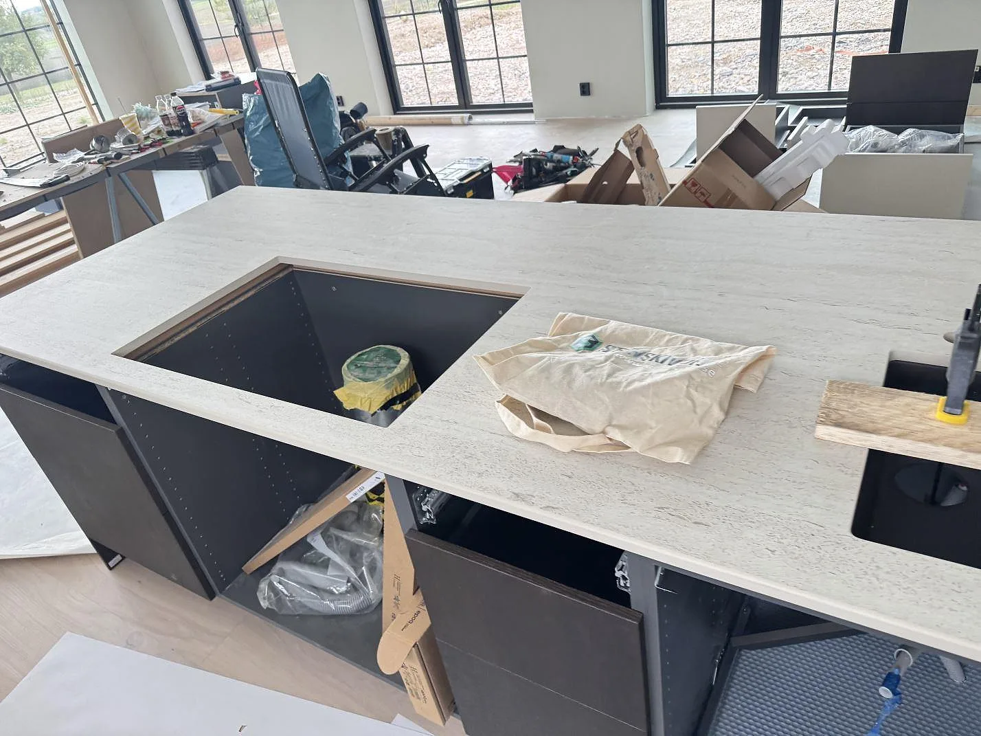 Køkkenbordplade i Dekton Marmorio, Skurup – billede 8