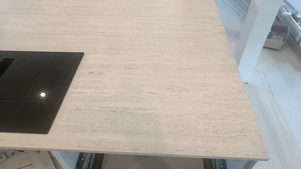 Køkkenbordplade i Dekton Marmorio, Uddevalla – billede 6