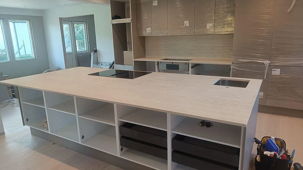 Køkkenbordplade i Dekton Marmorio, Uddevalla