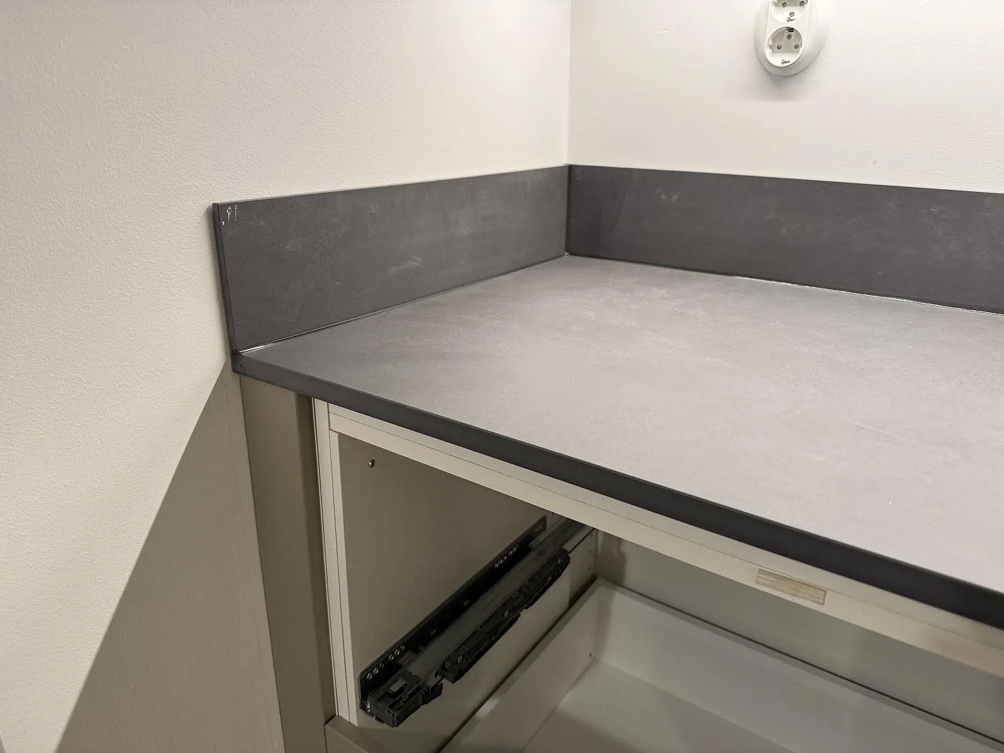 Køkkenbordplade i Dekton Micron, Olofström – billede 4
