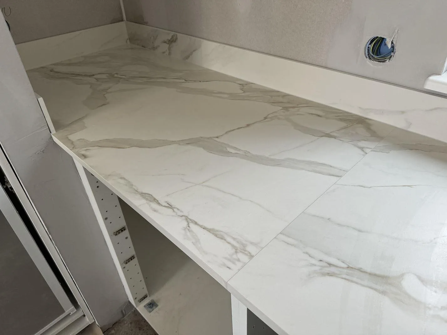 Køkkenbordplade i Dekton Morpheus Velvet, Billesholm – billede 7