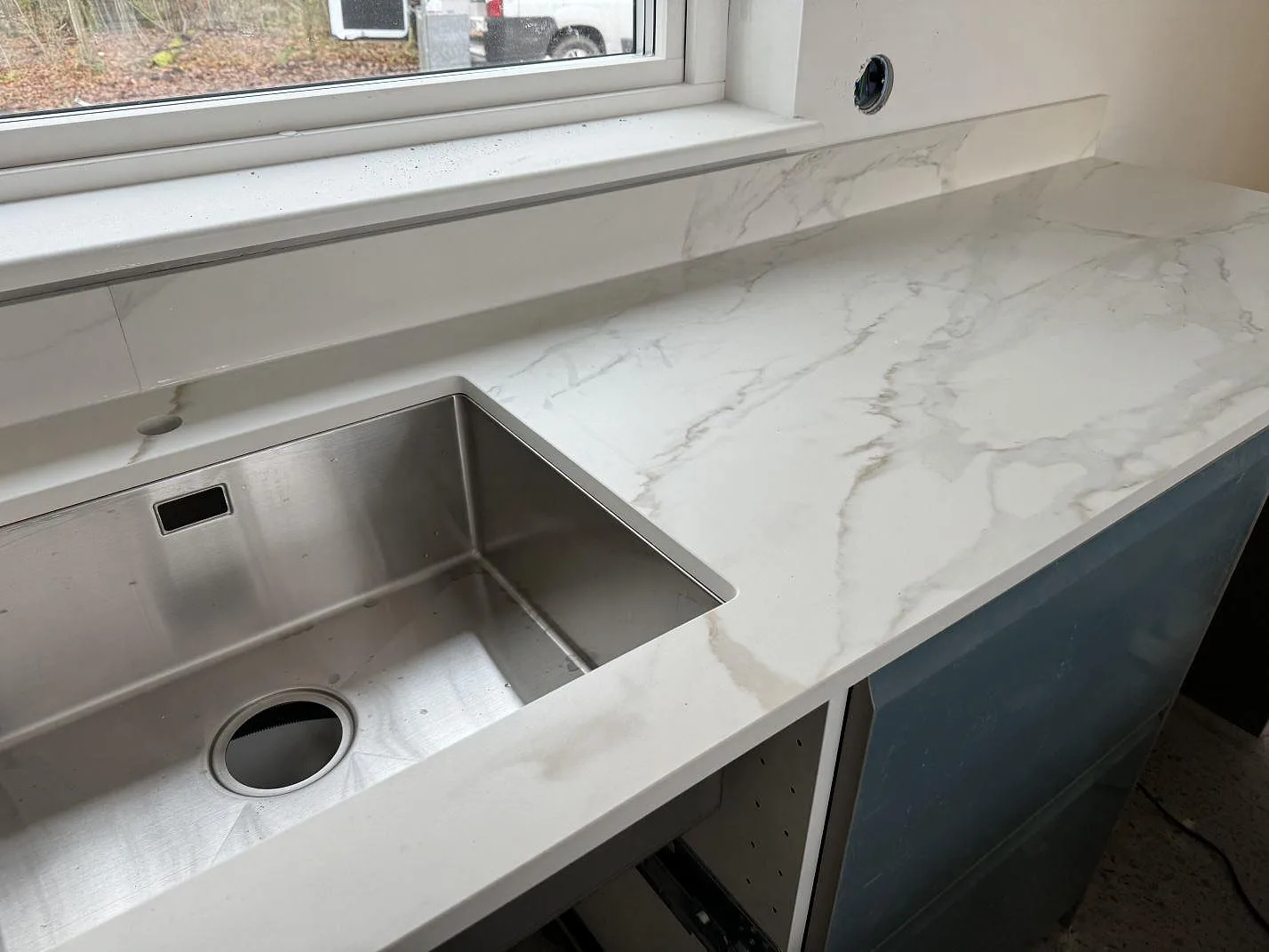 Køkkenbordplade i Dekton Morpheus Velvet, Billesholm