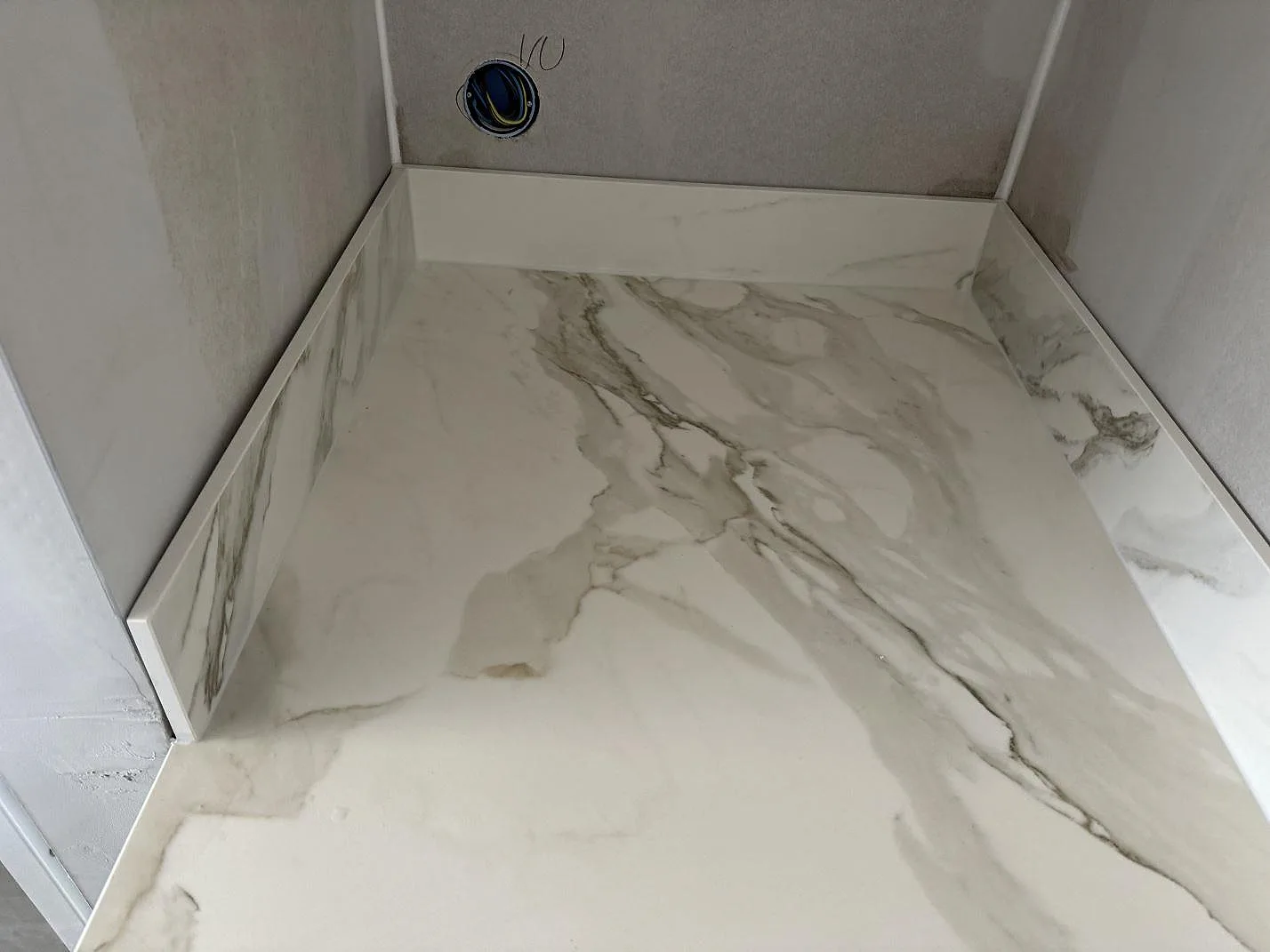 Køkkenbordplade i Dekton Morpheus Velvet, Billesholm – billede 8