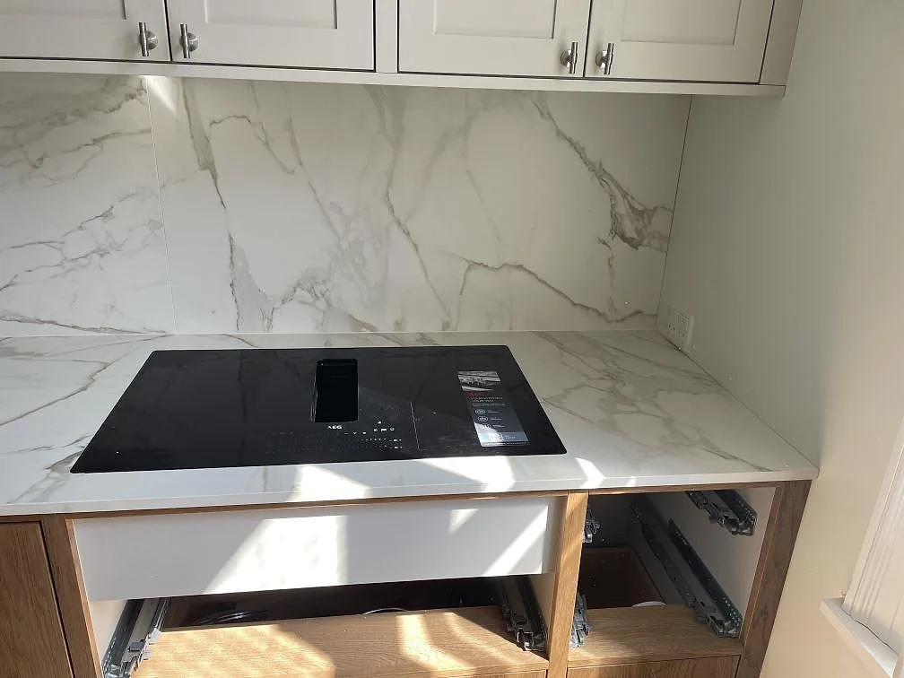 Køkkenbordplade i Dekton Morpheus Velvet, Frederiksberg – billede 3