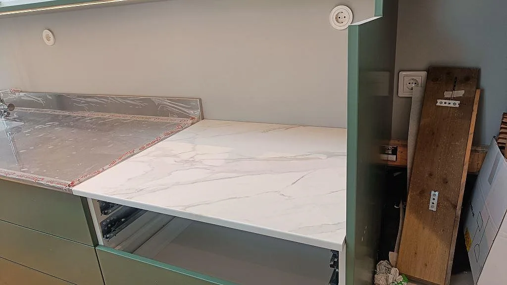 Køkkenbordplade i Dekton Morpheus Velvet, Kungsbacka – billede 8