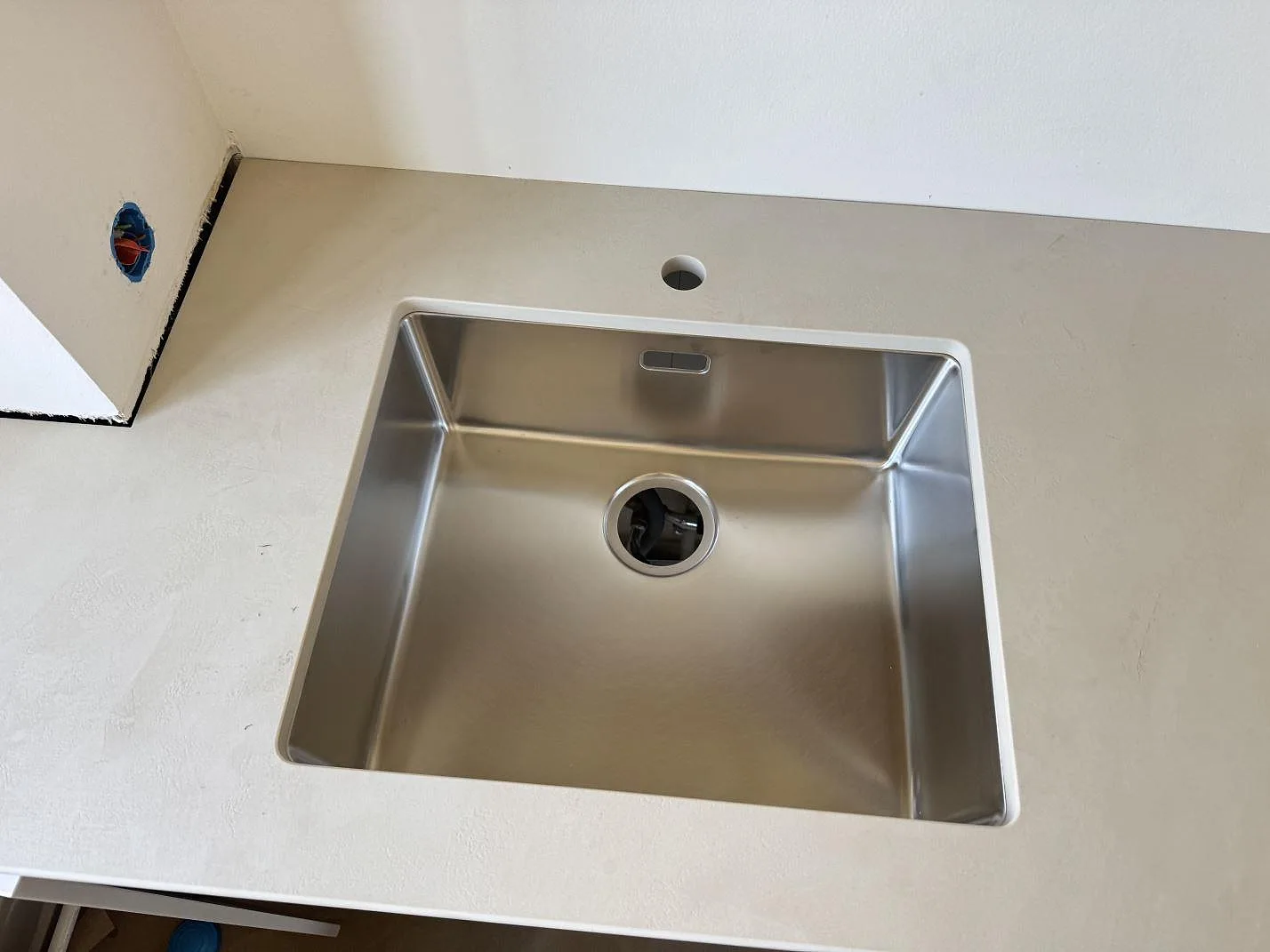 Køkkenbordplade i Dekton Nacre Velvet, Frederiksberg – billede 2