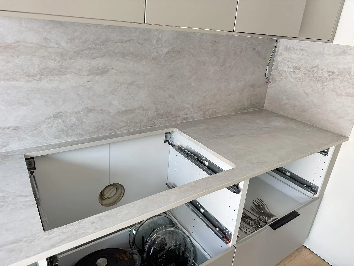 Køkkenbordplade i Dekton Nara, Fjärås – billede 5