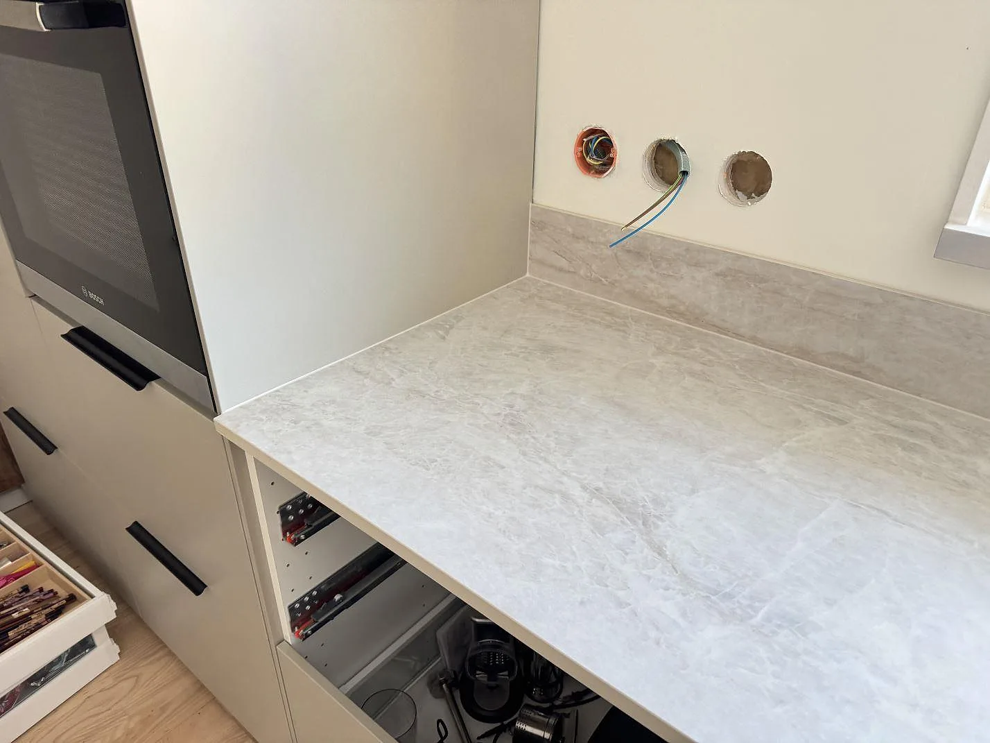 Køkkenbordplade i Dekton Nara, Fjärås – billede 3