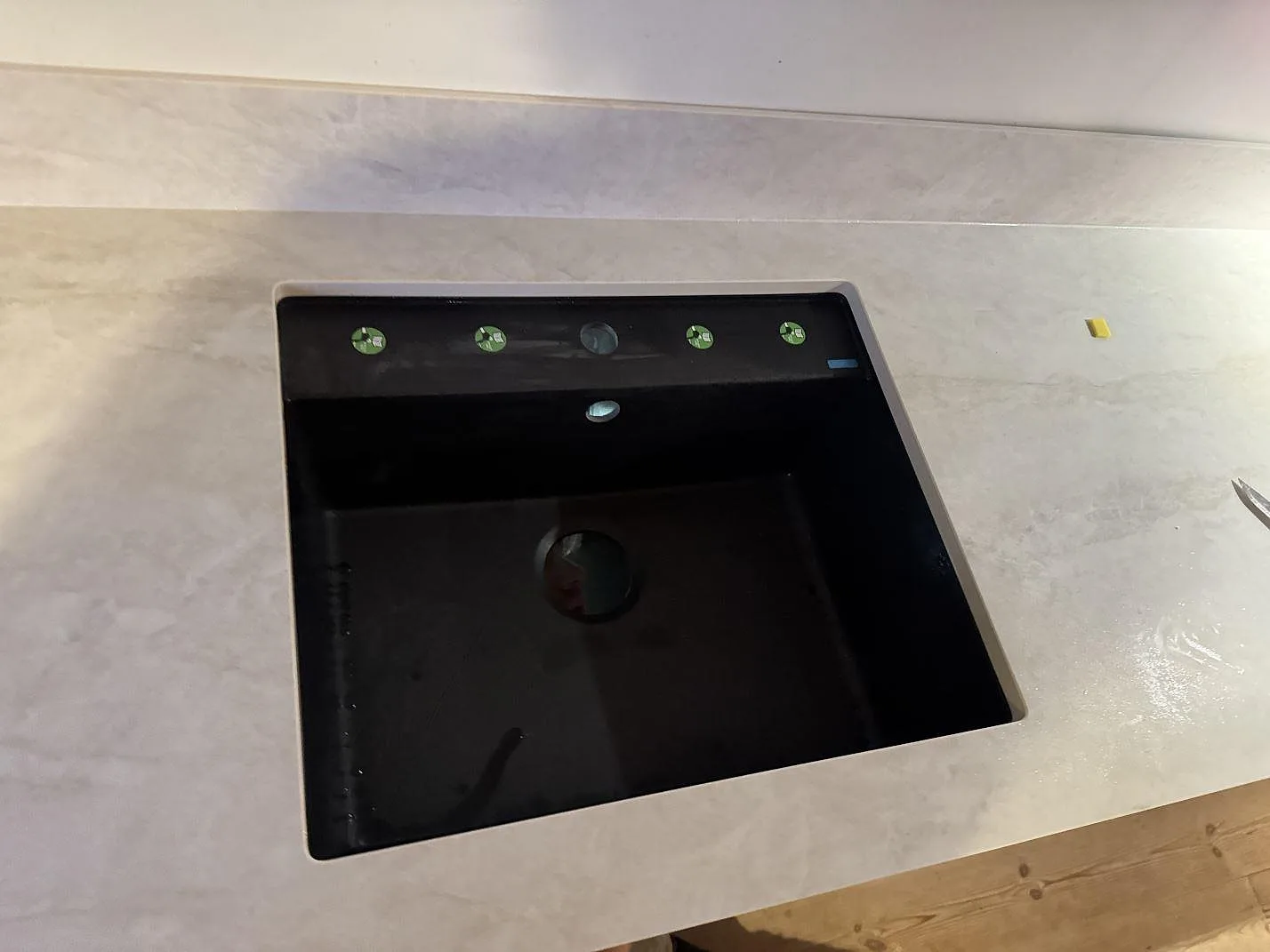 Køkkenbordplade i Dekton Nara, Halmstad – billede 4