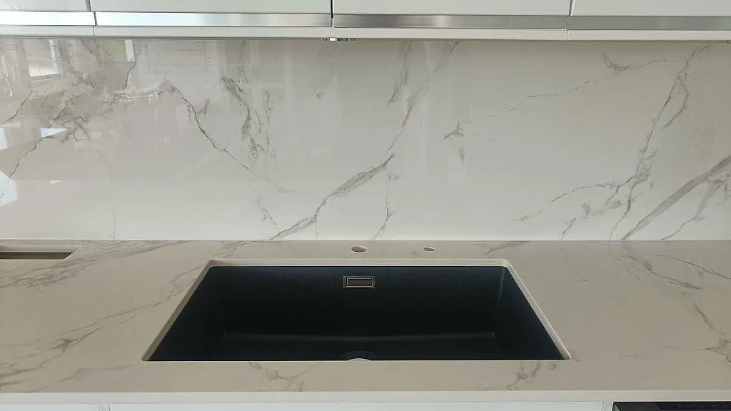 Køkkenbordplade i Dekton Natura, Växjö – billede 3