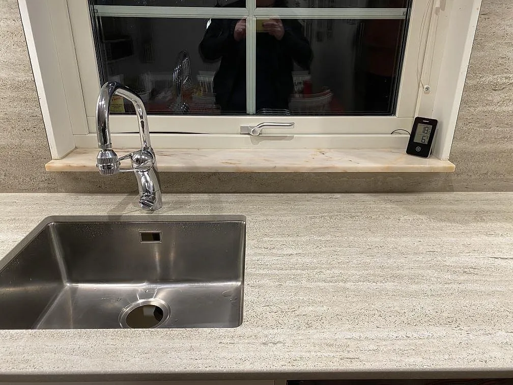 Køkkenbordplade i Dekton Nebu, Upplands Väsby – billede 3