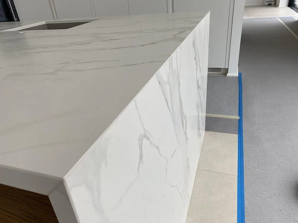 Køkkenbordplade i Dekton Neural, Ålsgårde – billede 7