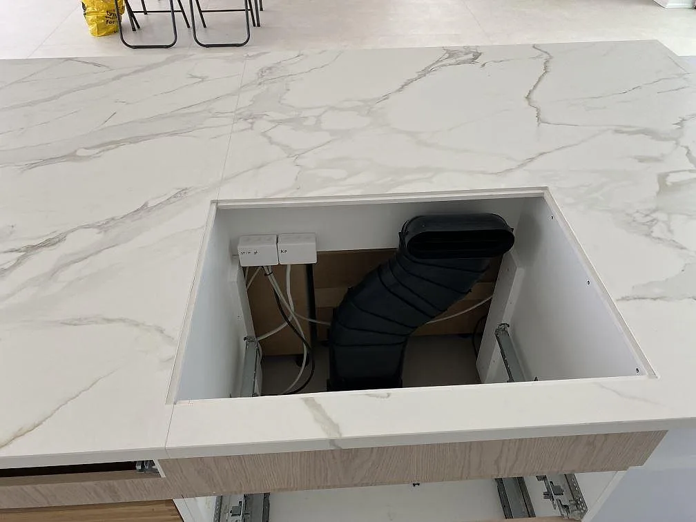 Køkkenbordplade i Dekton Neural, Ålsgårde – billede 4