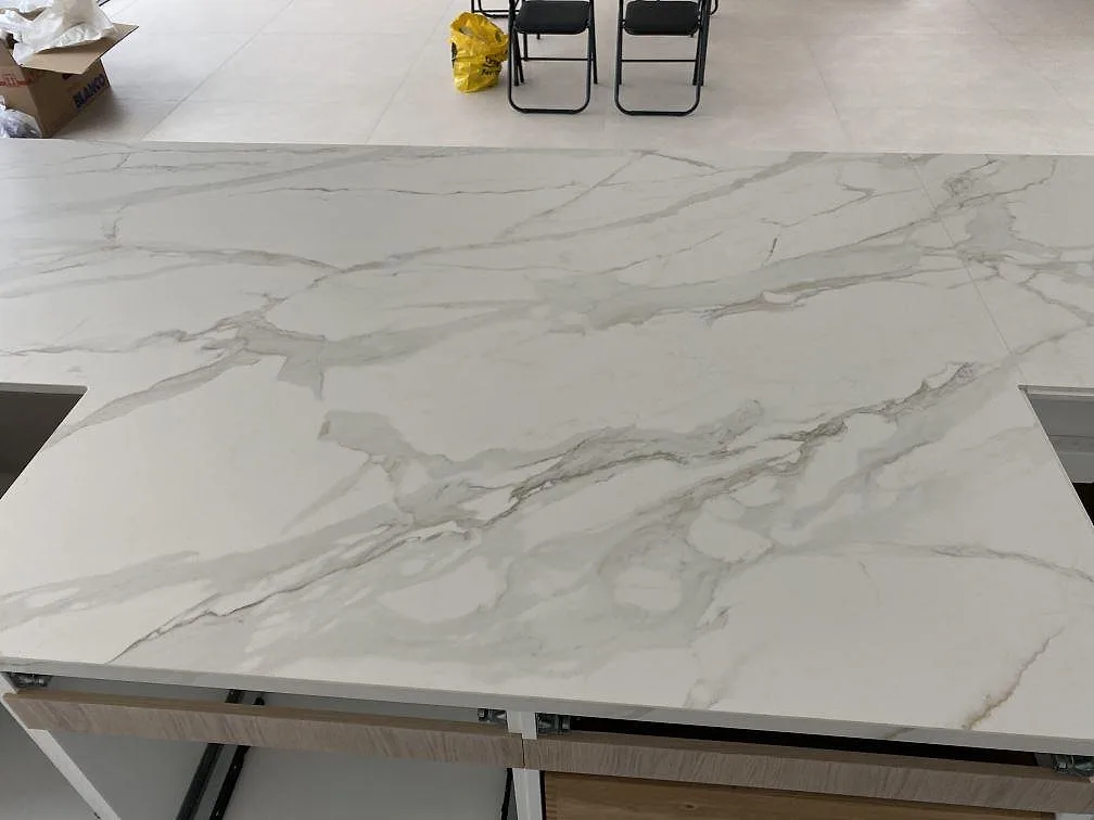 Køkkenbordplade i Dekton Neural, Ålsgårde – billede 3