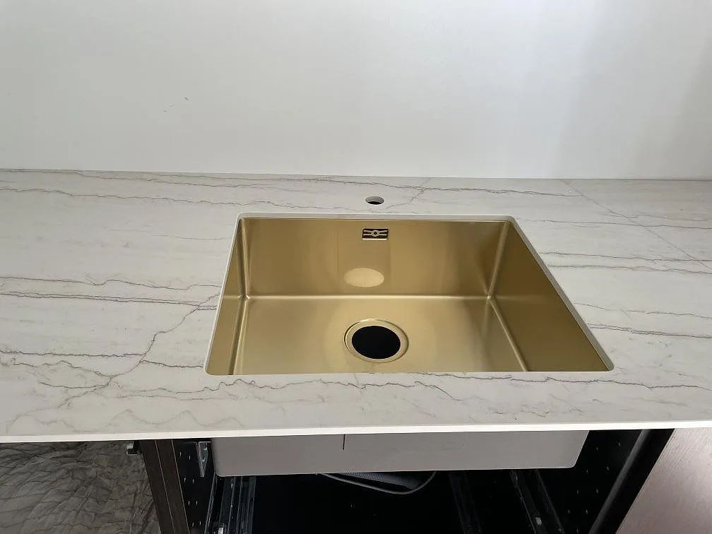 Køkkenbordplade i Dekton Neural, Frederiksberg – billede 2