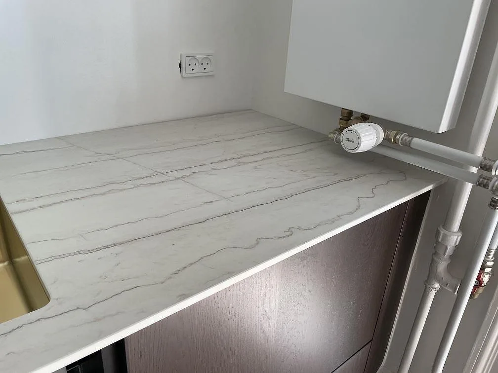 Køkkenbordplade i Dekton Neural, Frederiksberg – billede 5