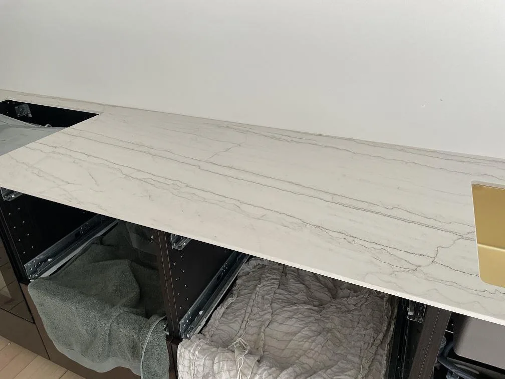 Køkkenbordplade i Dekton Neural, Frederiksberg – billede 3
