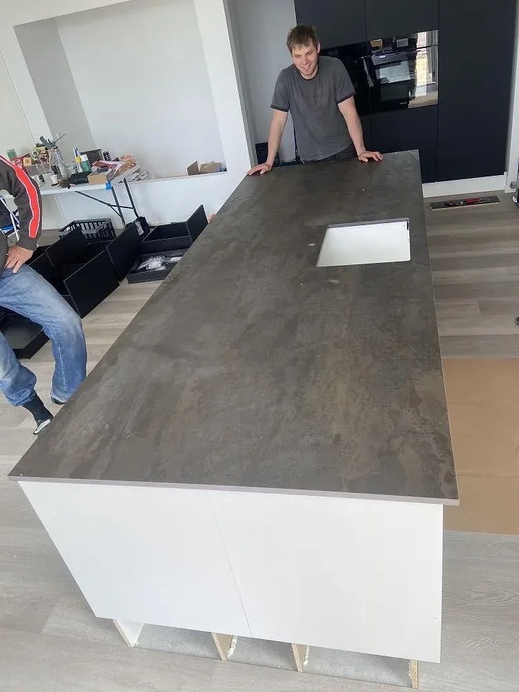 Køkkenbordplade i Dekton Radium, Bramming