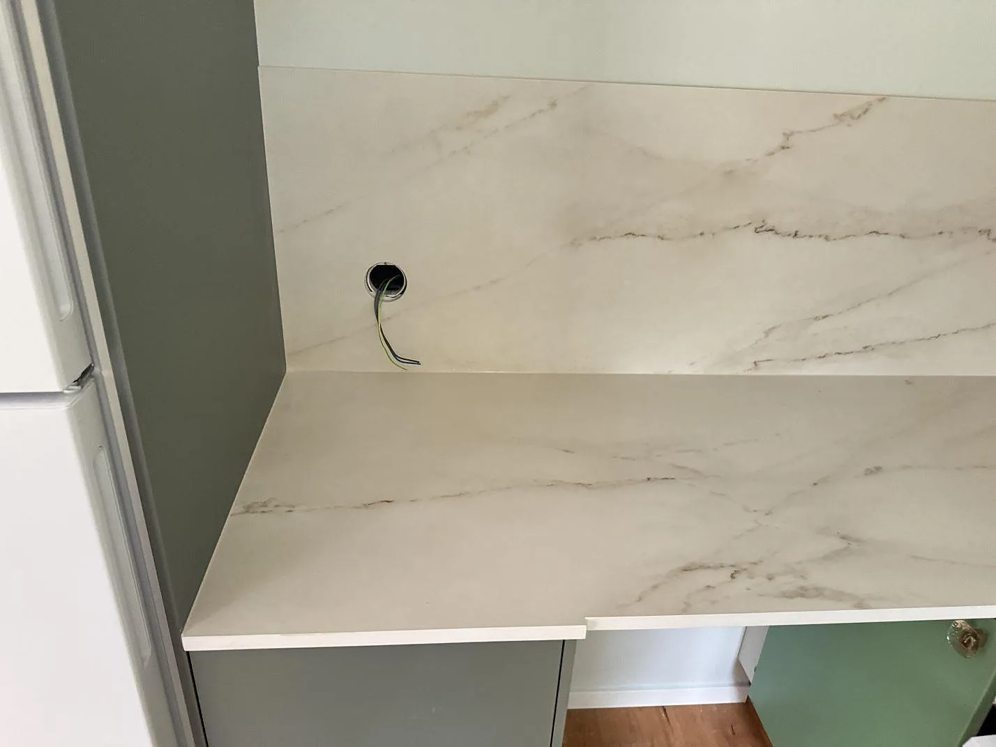 Køkkenbordplade i Dekton Rem (Velvet), Åhus – billede 2