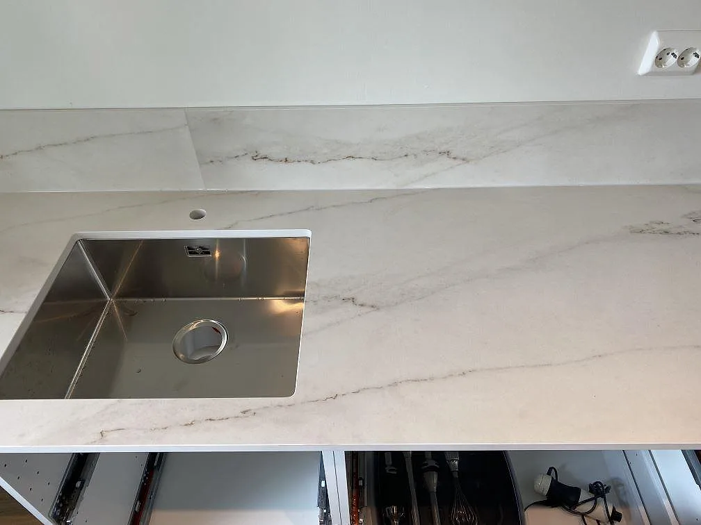 Køkkenbordplade i Dekton Rem Velvet, Ellös – billede 2