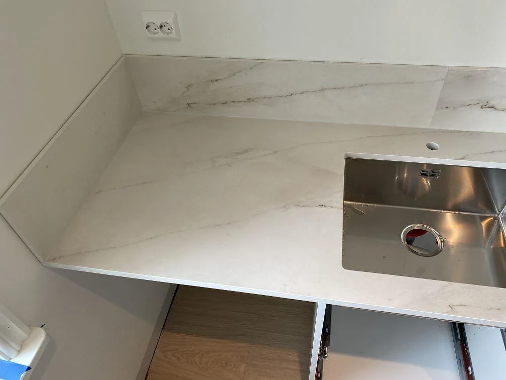 Køkkenbordplade i Dekton Rem Velvet, Ellös – billede 3