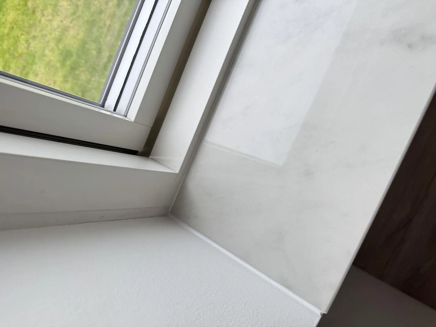 Bordplade og vinduesplade i Dekton Salina, Ishøj – billede 7