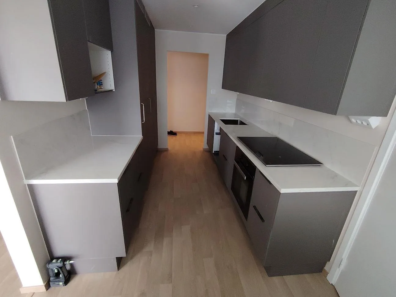Gennemført projekt: Køkkenbordplade i Dekton Salina, Stockholm.