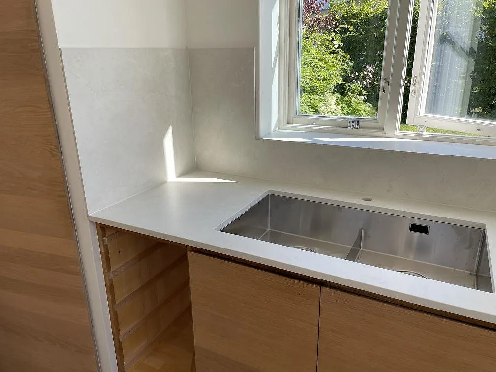 Køkkenbordplade i Dekton Sandik, Sollentuna – billede 5