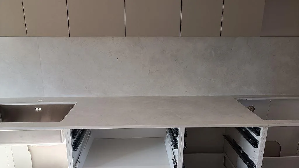 Køkkenbordplade i Dekton Sandik, Vellinge – billede 4