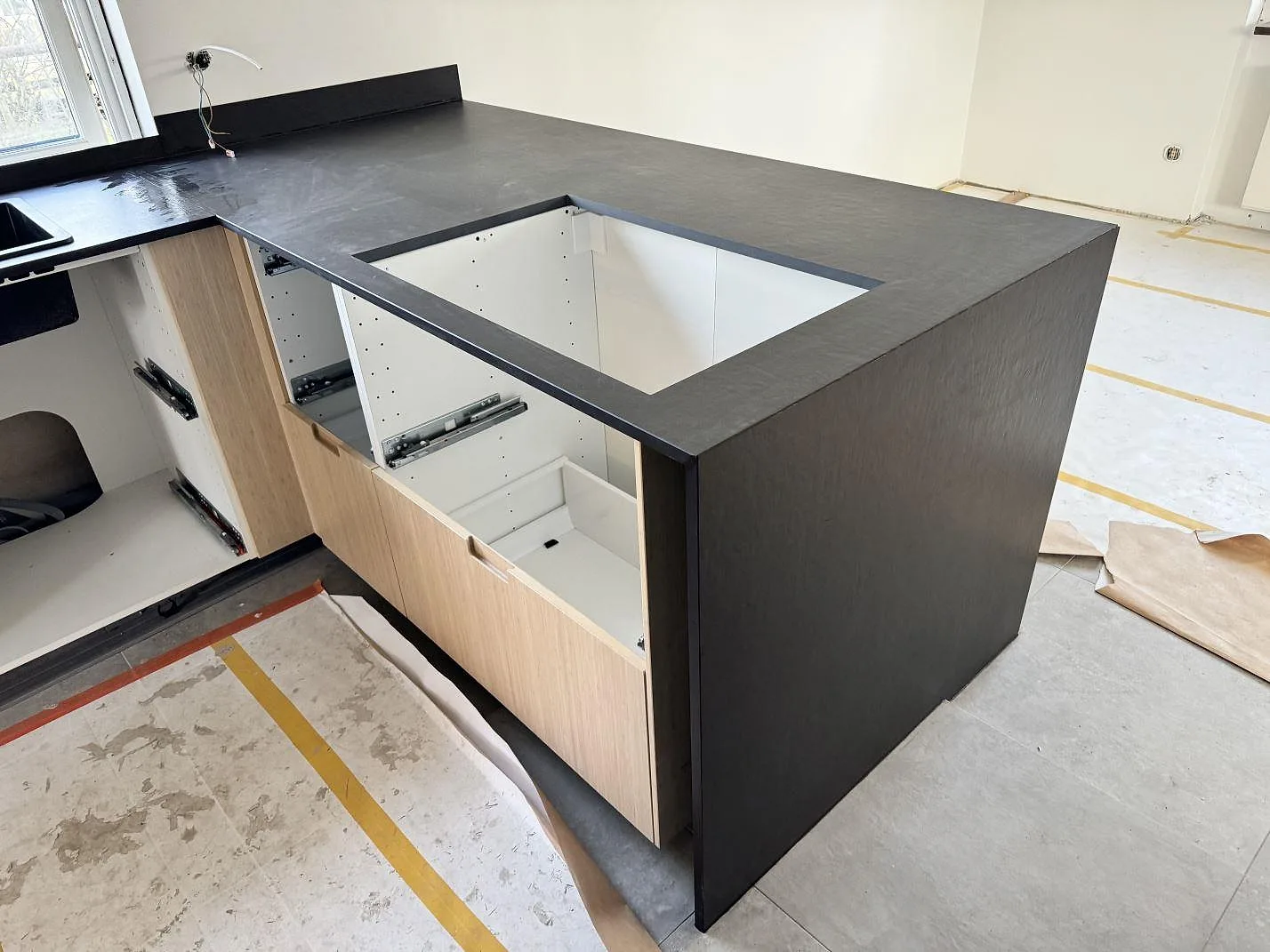 Køkkenbordplade i Dekton Sirius, Höganäs – billede 3