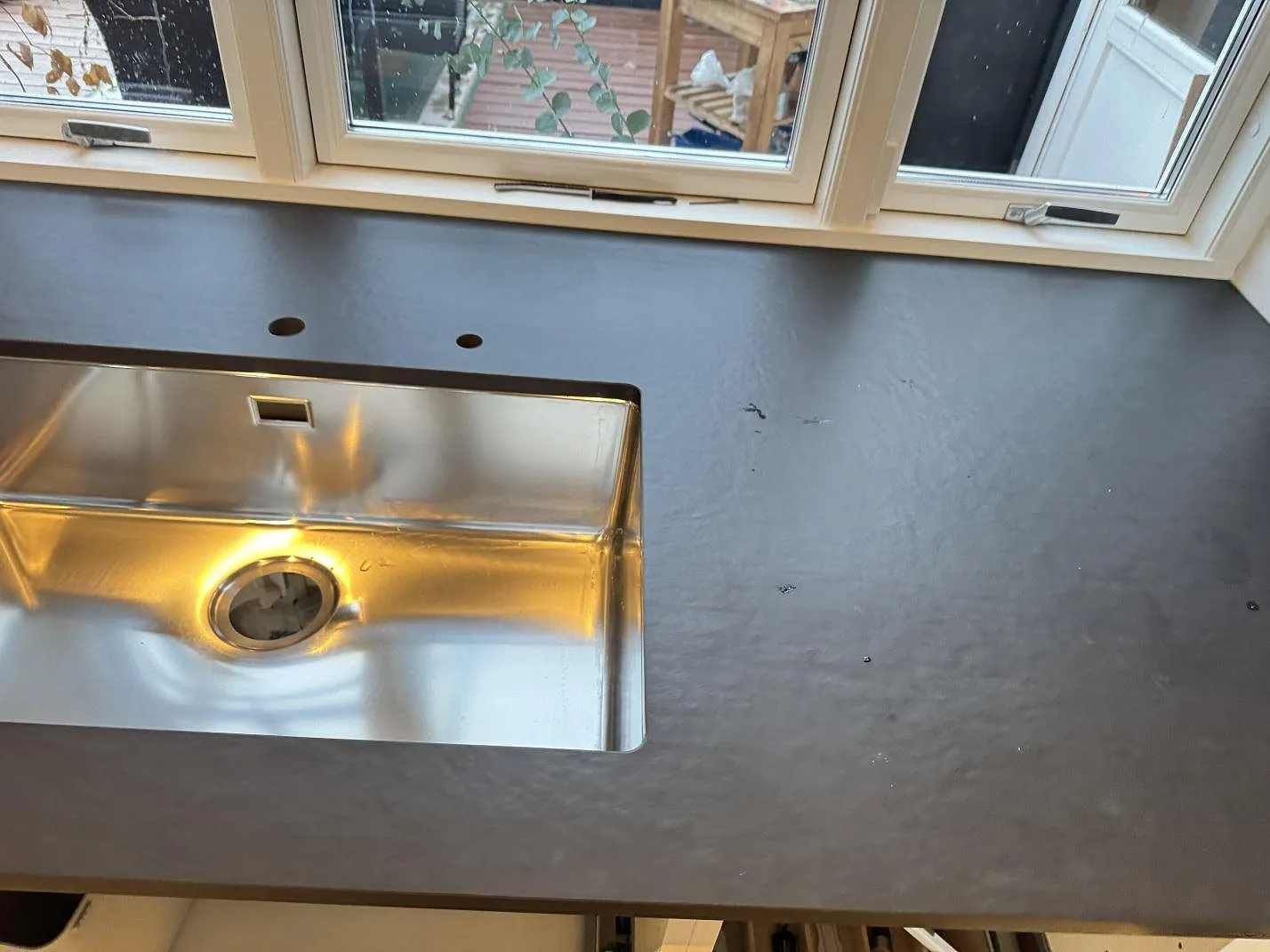 Køkkenbordplade i Dekton Sirius, Mørkøv – billede 5
