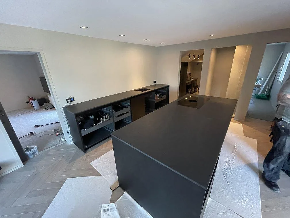Køkkenbordplade i Dekton Sirius, Särö – billede 2