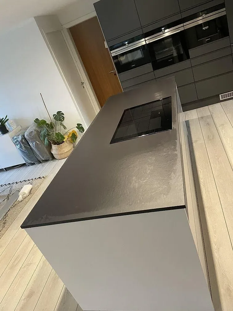 Køkkenbordplade i Dekton Sirius, Stenløse – billede 4