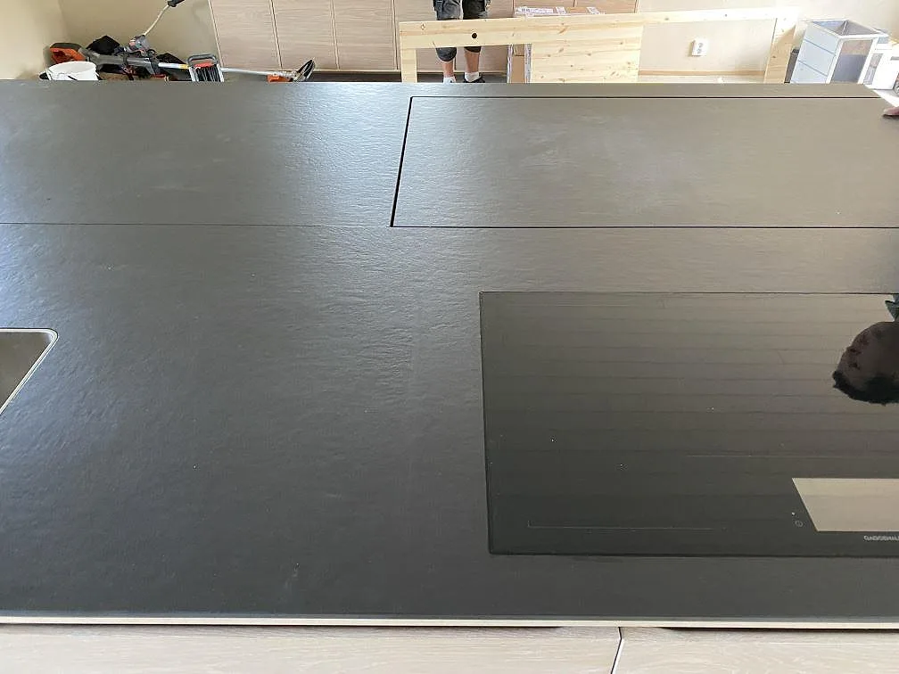Køkkenbordplade i Dekton Sirius, Svanesund – billede 4
