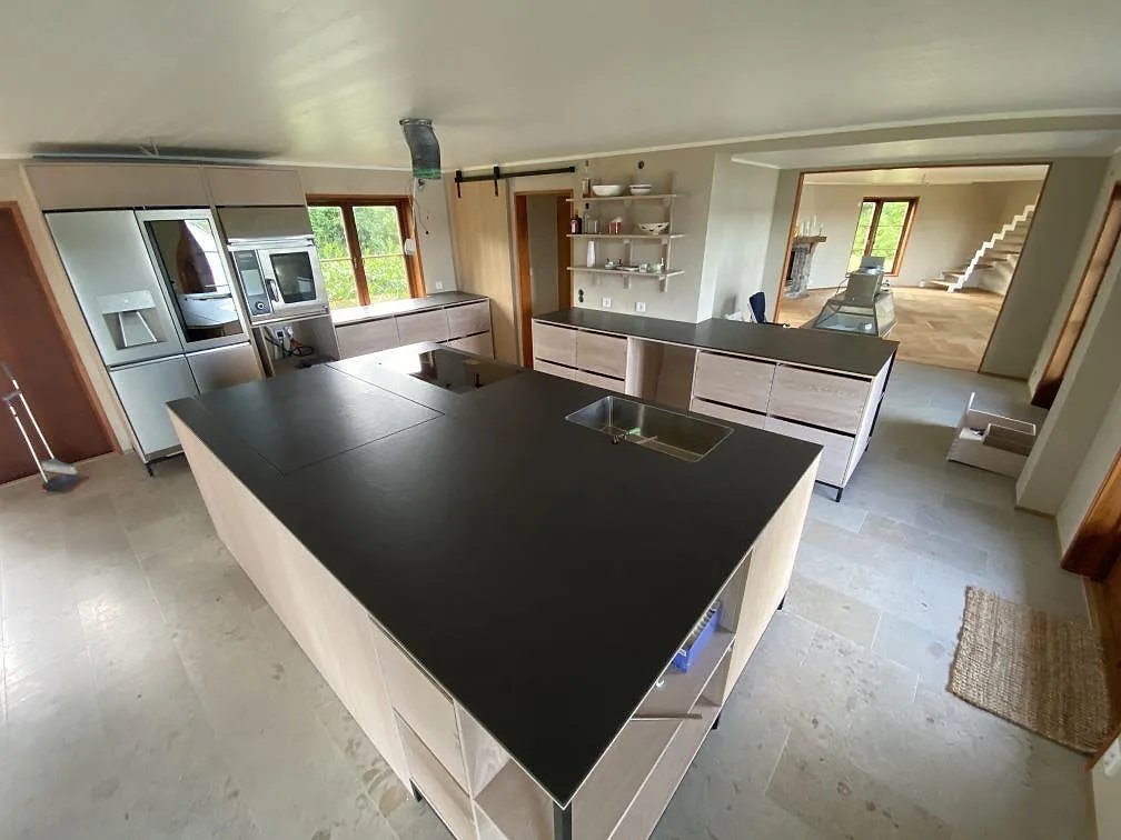 Køkkenbordplade i Dekton Sirius, Svanesund – billede 2