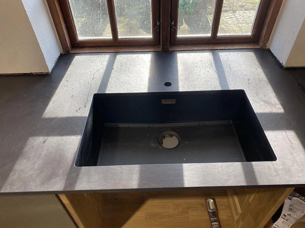 Køkkenbordplade i Dekton Sirius, Tølløse – billede 6